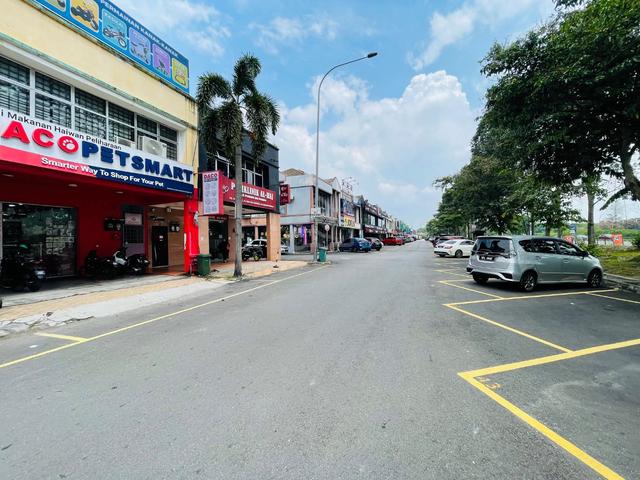 Facing Main Road Seksyen 4 Bandar Baru Bangi - 2nd Floor Unit 1