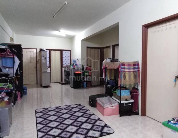 Pandan Court 1