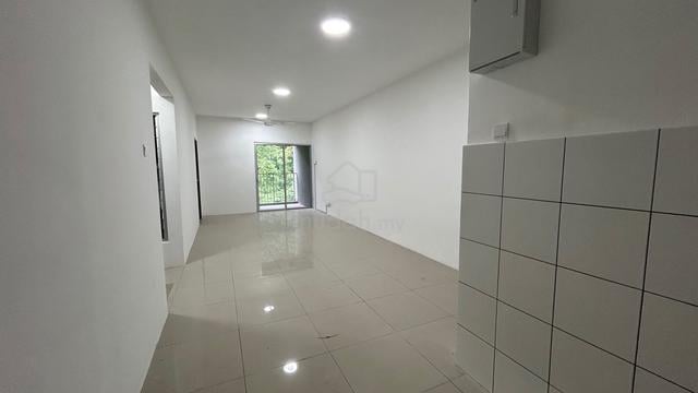 The Stone (Ayer Hitam) 1