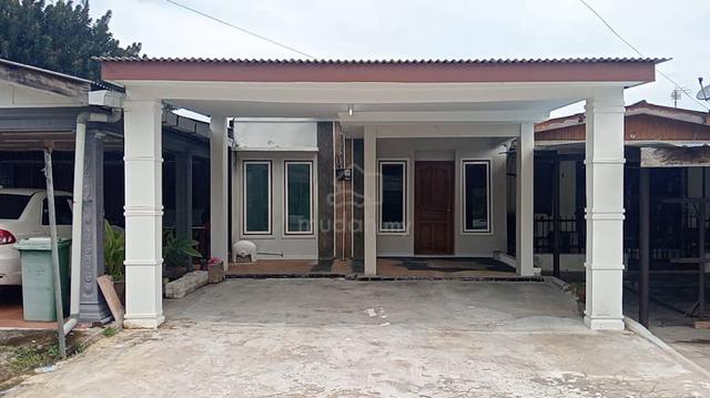 rumah 1km dr bdr pekan.blkg SMK Sultan Ahmad 1