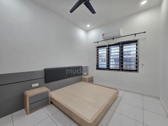 Kulai bandar putra house for rent/jalan bangau 4