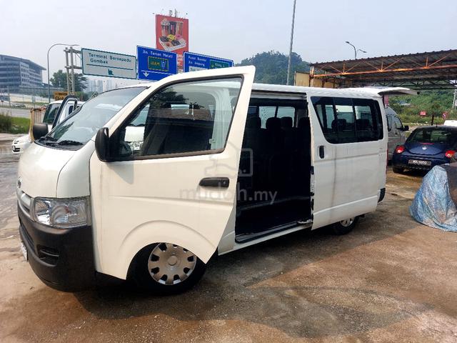 Toyota HIACE 2.5 (DIESEL) WINDOW VAN - 4