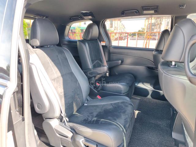 2016 Toyota Estima 2.4 Premium High Spec Like New - 5