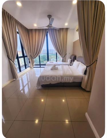 D' Pristine @ Medini 1