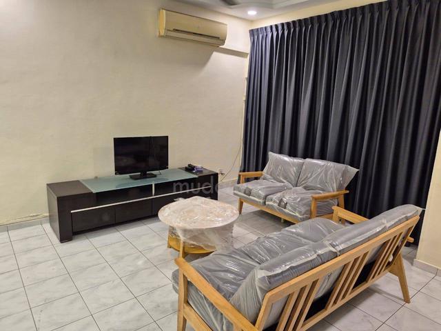 Double Storey / Taman Daya / 4 Bed 3 bath / Fully Furnishes 1