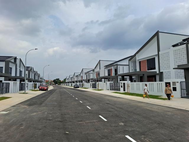 Luxury BRAND NEW Semi-D @ Casablanca 3 in Alam Impian 1