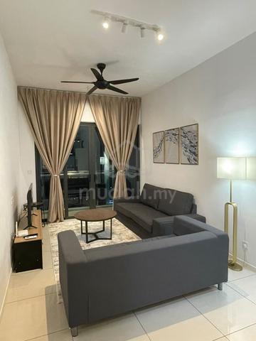 Queens Residences Q1 @ Queens Waterfront 1