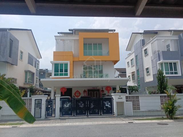 Modern Freehold Bungalow with Private Pool – Puchong 1