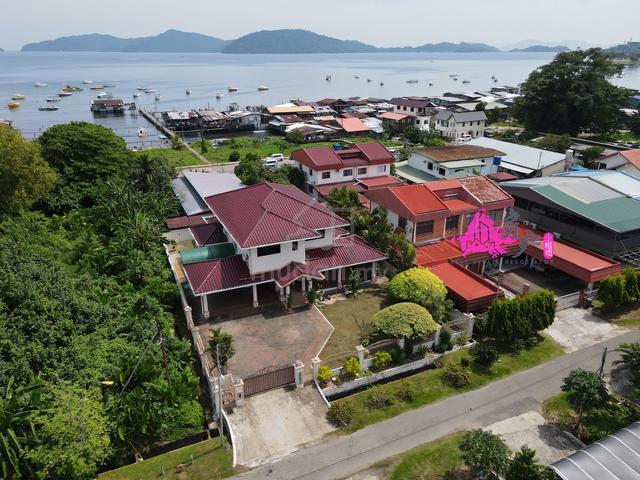 Tanjung Aru Bungalow Near to Famous Beach Kota Kinabalu 1