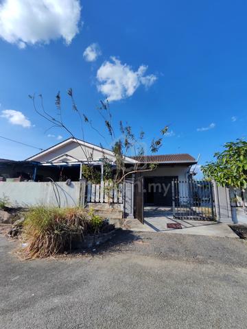 Semi-D Corner Lot Taman Nuri 1