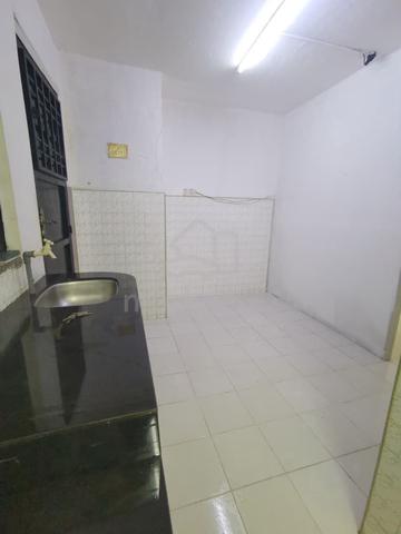 Flat Taman Ungku Tun Aminah 1