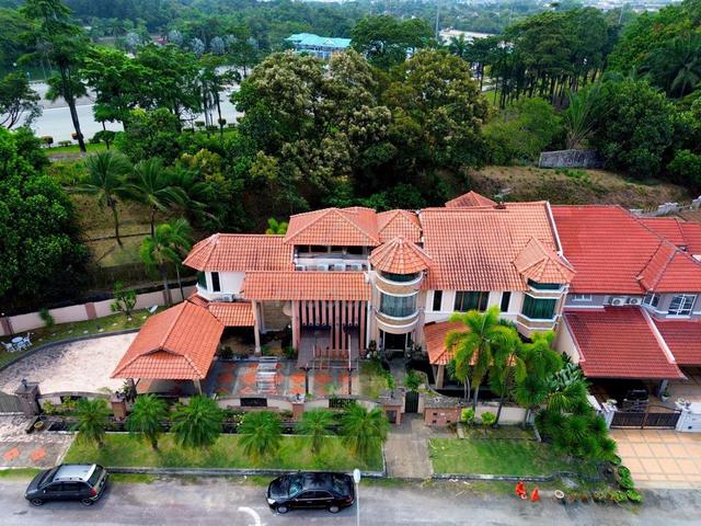 Extended & Renovated Corner Lot 2-Storey Semi-D @ USJ 3, Subang Jaya 1