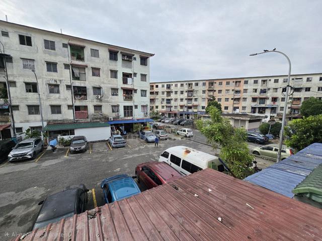 Palma Apartment (Bandar Country Homes) 1