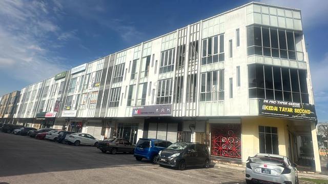 Oasis 2 Jalan Kota, Taman Cahaya Kota Puteri Three Storey Shop Offic 1