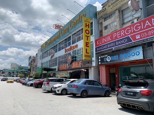 3-storey shop fully tenanted FOR SALE in Bandar Baru Bangi Section 15 1