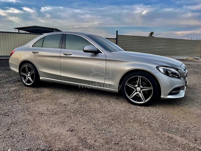 2015 Mercedes Benz C200 W205 2.0 Boleh Loan kedai - 3
