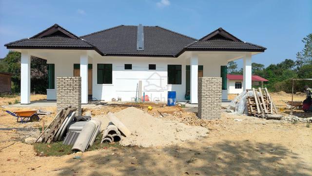 2 Unit Semi-D Setingkat Belakang SMK Padang Kala, Melor 1