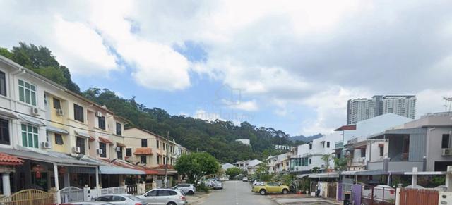 Three Storey Terrace Renovated at Sungai Ara Bayan Lepas 1