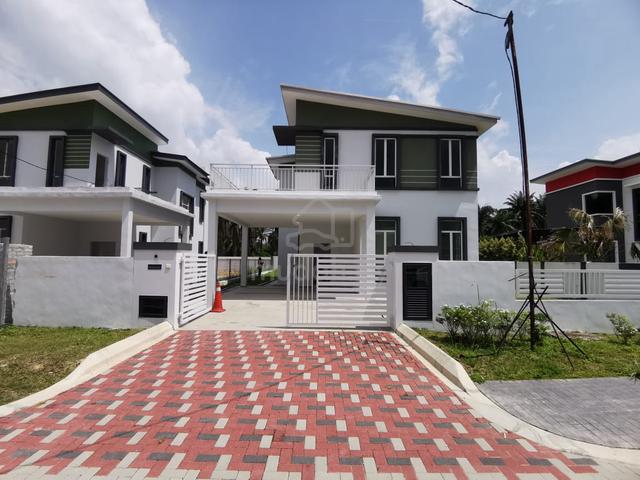 [FULL LOAN] Double Storey Bungalow Bemban Jasin Mydin Gated Cornerlot 1