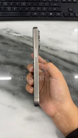 Iphone 15 Pro - photo 2 of 6