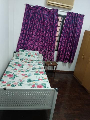 Room available for rent in teratai mewah 1