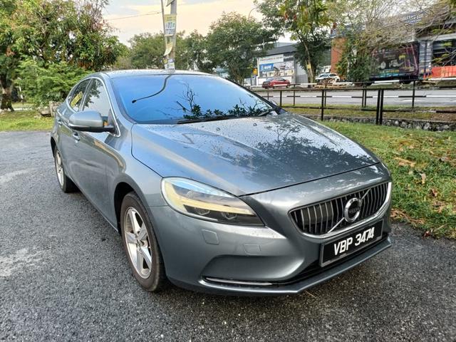 2018 Volvo V40 2.0 T4 (A) - 1