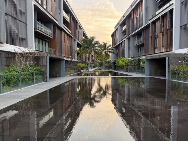 The Shorefront 1