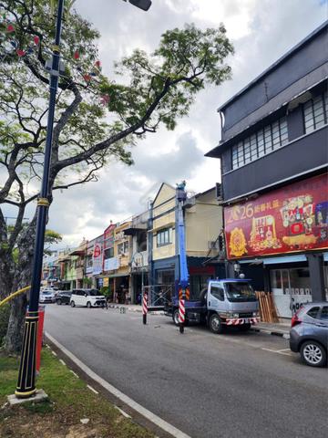 小店铺出租 Small F&B Shop for Rent @ Padungan 1