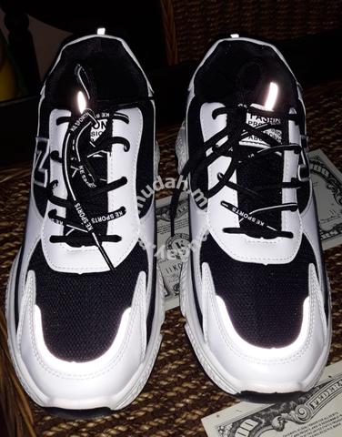 Sports shoes cheap black and white