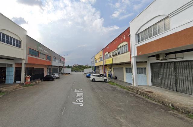 1.5 Storey Link factory Kajang beside highway Bandar Teknologi 1