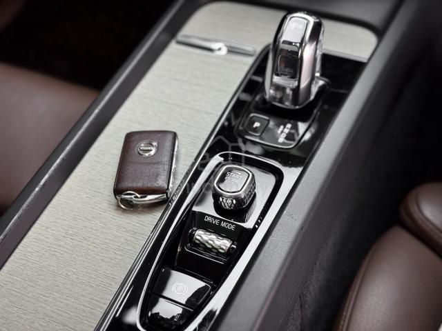 2018 Volvo XC60 2.0 T8 Inscription+ Bowers&Wilkins - 5