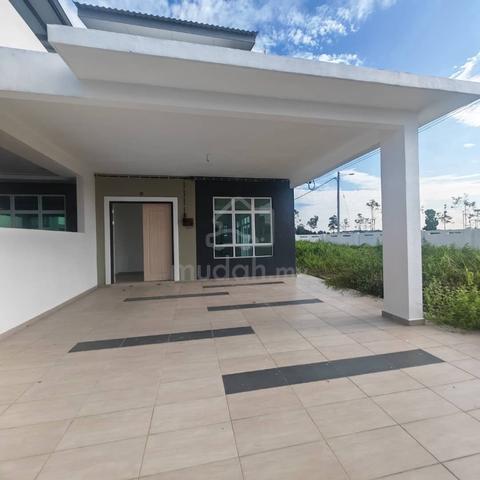 Jalan Wau Merak/ Pasir Gudang/ Corner Lot/ 4bed 3bath/ Good Condition 1