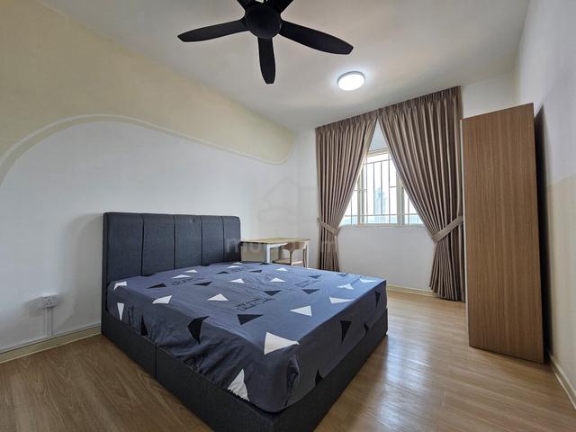 Medium Room For Rent @ Green Avenue, Bukit Jalil 1