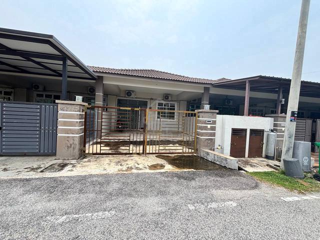 {RUMAH FAMILY AREA} Taman Cempaka Selatan 1