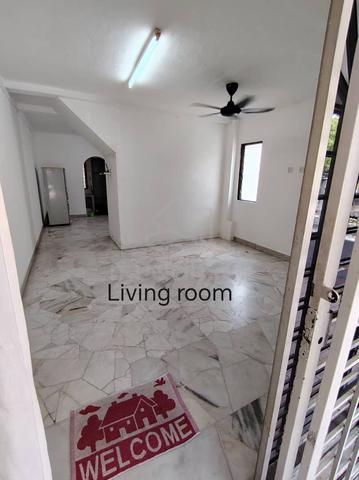 Taman Muda 3sty House, 3rooms Near Pasar facing Garden 1