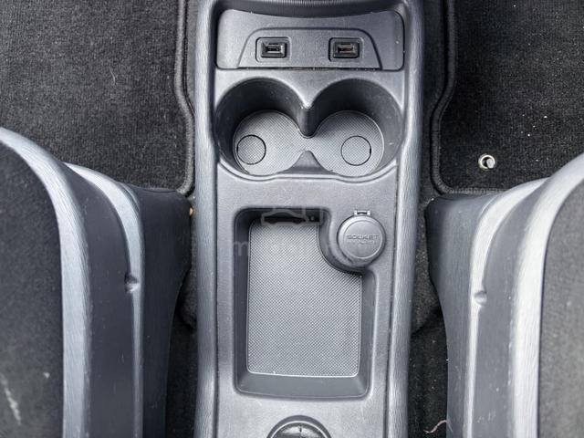2020 Proton EXORA EXECUTIVE 1.6T (A) 7 Seaters MPV - 5