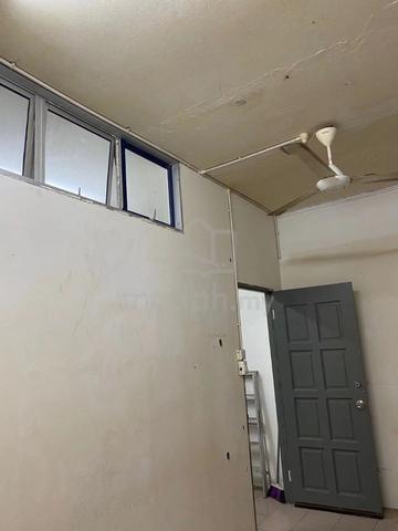 Sibu: Room for rent near town centre 1