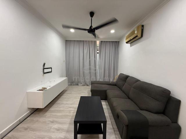 Pantai Apartment 1