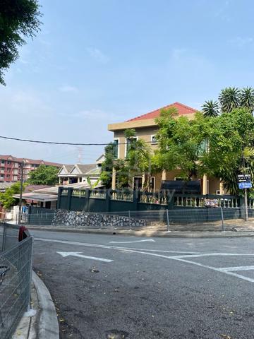 Banglo + 2 Rumah Sewa | Sekali dengan Tanah | Pelaburan Baik 1