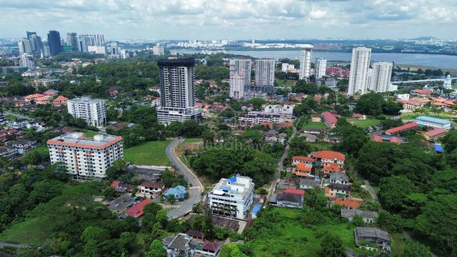 Jb town bungalow land Jalan nong chik for sale 19000sqft freehold inte 4