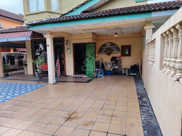 Putra Perdana partially renovated Semi D  1