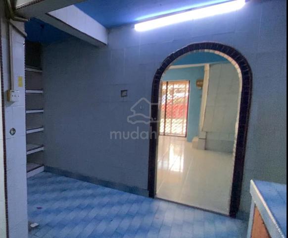 Jalan Bayan, Bandar Baru Kota Puteri, Megah Ria,2 storey, full loan. 1