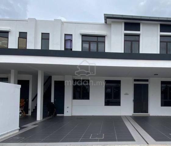 Townhouse CoHome Open Facing Regent Garden Puncak Alam 1