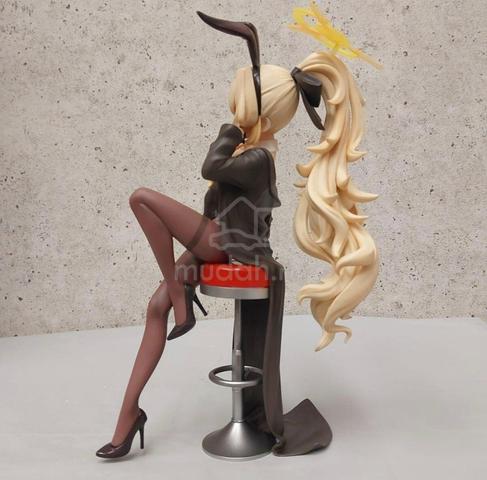 Blue Archive Smug Professor 23cm Painted Figure - photo 3 of 6