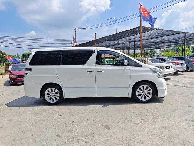 2013 Toyota VELLFIRE FULL SPEC 2.4 - 2