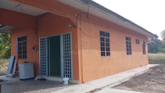 Rumah Banglo Di Tepi Pantai Untuk Di Sewa 1