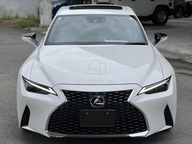 LIMITED SALE JAPAN UNREG Lexus IS300 2.0 VERSION L - 2