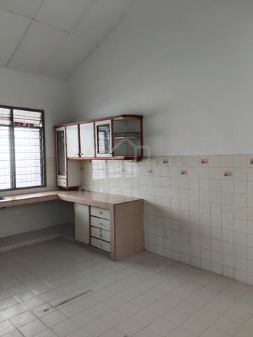 single storey terraced house for rent (Taman bukit desa) kepong 3