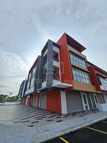 Direct Owner - Promonade Rimbayu 3 Storey Corner Unit for Rent 1