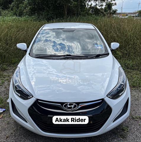 2015 Hyundai ELANTRA 1.6 ELEGANCE FACELIFT (A) - 4